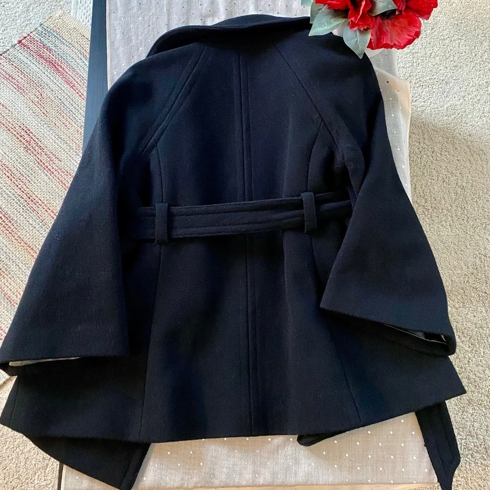 Vintage Women’s J. Crew Black Wool Coat Size 2 - Picture 2 of 9